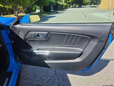 Used 2017 Ford Mustang Premium RWD image 27