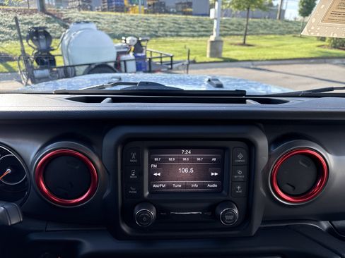 Used 2021 Jeep Wrangler Unlimited Sport AWD/4WD image 28