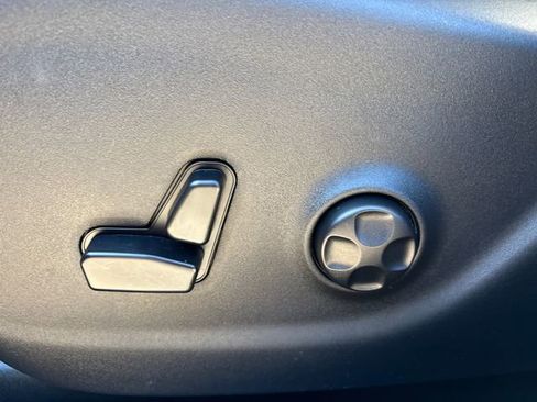 Used 2019 Jeep Cherokee Latitude Plus w/ Cold Weather Group image 34