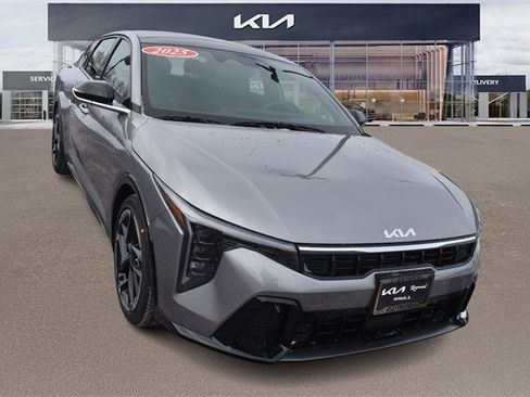 New 2025 Kia K4 GT-Line image 9
