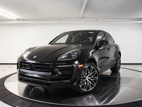 Certified 2026 Porsche Macan image 1