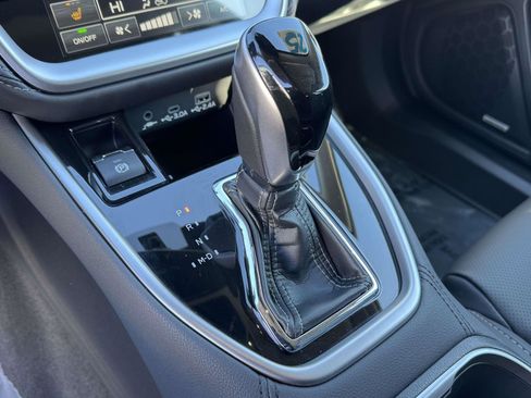 Certified 2025 Subaru Outback Limited image 19