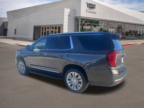 Used 2021 GMC Yukon SLT w/ SLT Luxury Plus Package image 3