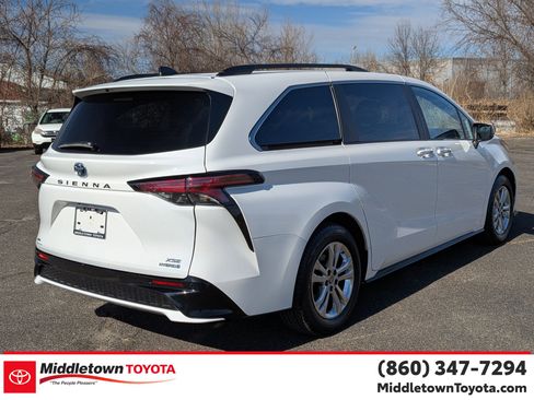 Certified 2023 Toyota Sienna XSE w/ XSE Plus Package image 3
