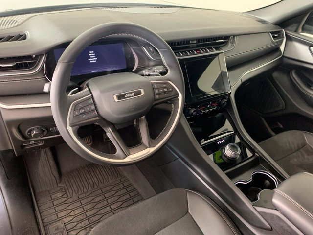 Used 2023 Jeep Grand Cherokee Altitude AWD/4WD image 19