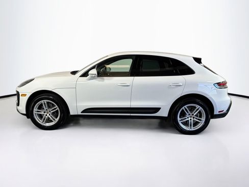 Certified 2025 Porsche Macan image 2