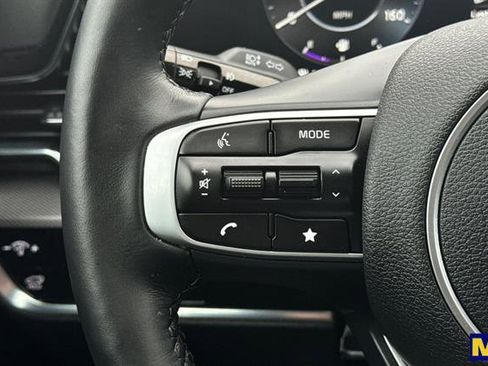 Used 2025 Kia Sportage SX image 30