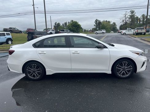Used 2023 Kia Forte GT-Line w/ GT-Line Premium Package FWD image 6