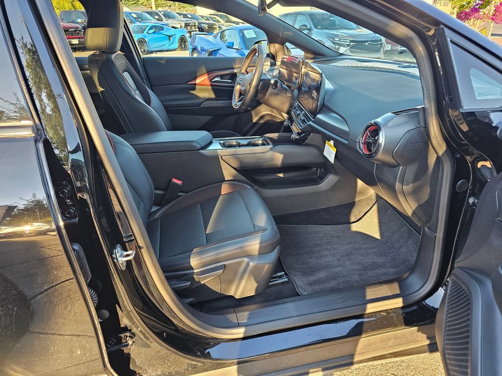 Used 2024 Chevrolet Equinox EV RS FWD image 13