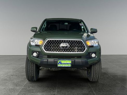 Used 2021 Toyota Tacoma image 2