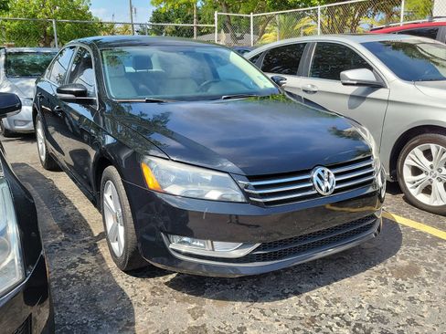 Used 2015 Volkswagen Passat 1.8T Limited Edition FWD image 3