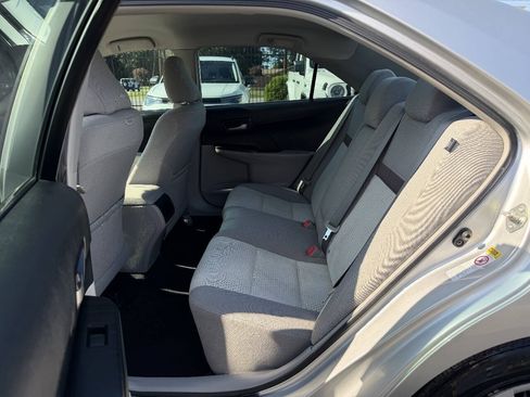 Used 2014 Toyota Camry LE FWD image 13
