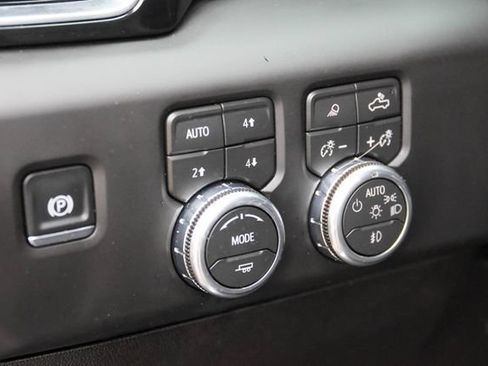 Used 2026 GMC Sierra 2500 Denali w/ Technology Package AWD/4WD image 30