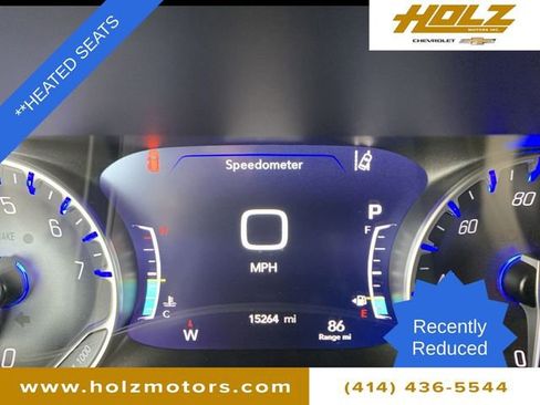 Used 2024 Chrysler Pacifica Touring-L image 9