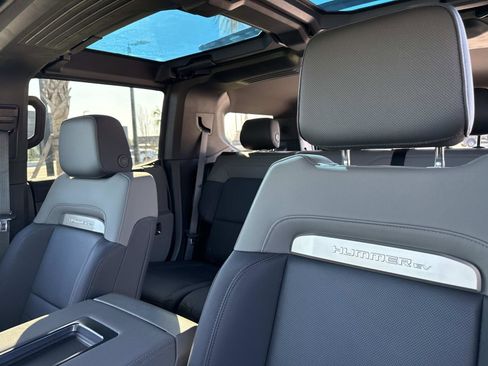 Used 2024 GMC Hummer EV 2X w/ LPO, Illumination Package image 22