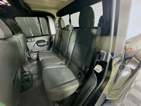 Used 2022 Jeep Gladiator Sport image 27