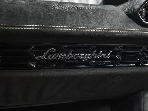 Used 2018 Lamborghini Huracan Performante image 23