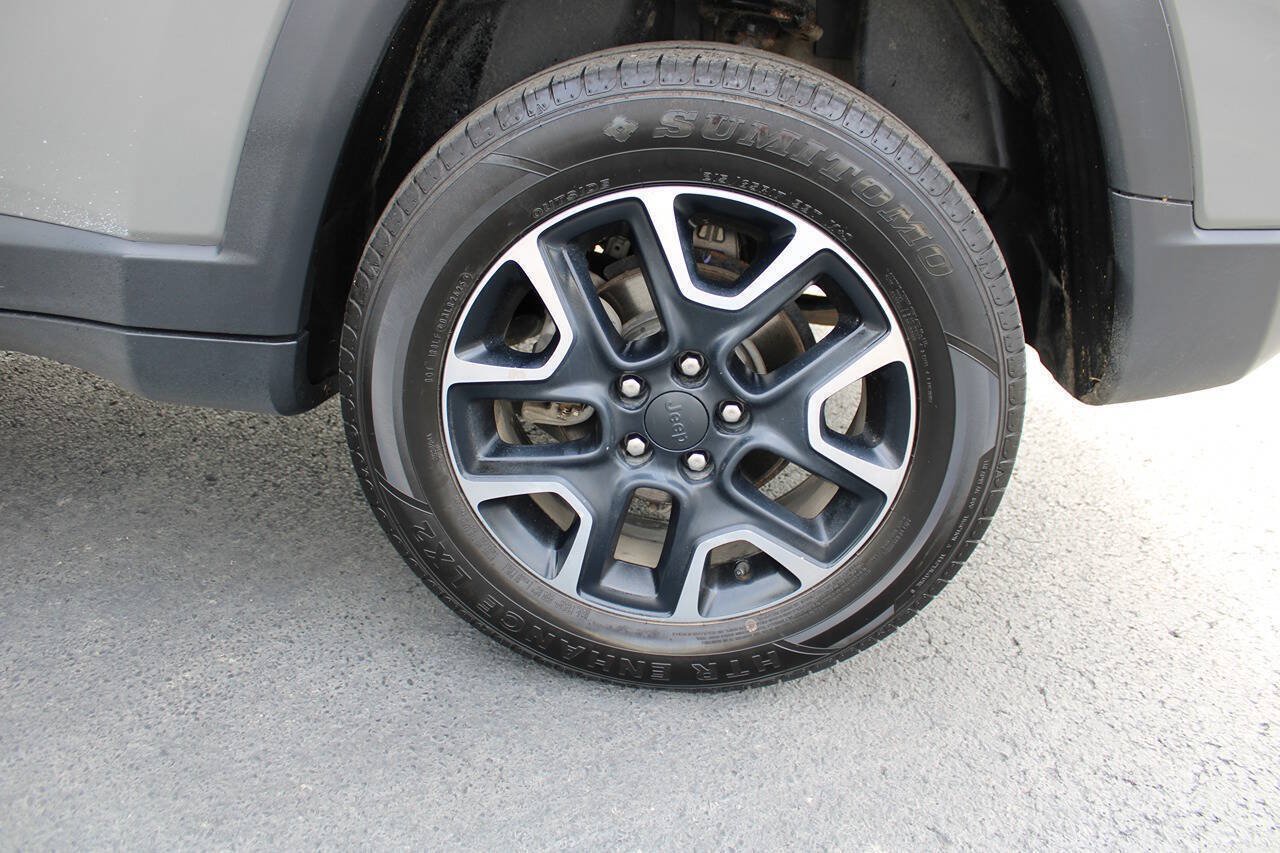Used 2019 Jeep Compass Trailhawk w/ Leather Interior Group AWD/4WD image 15