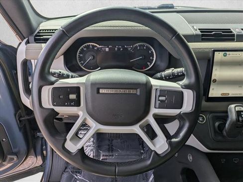 Used 2023 Land Rover Defender 110 S image 11