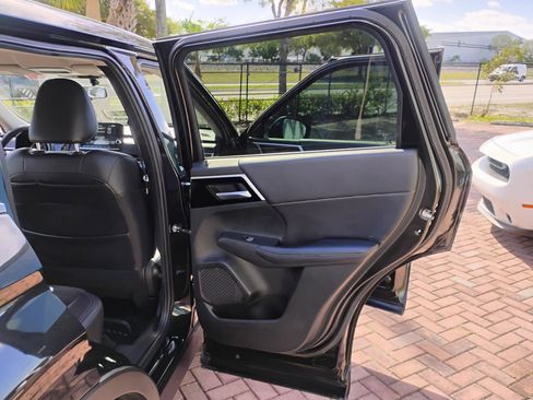 Used 2023 Mitsubishi Outlander SE image 34