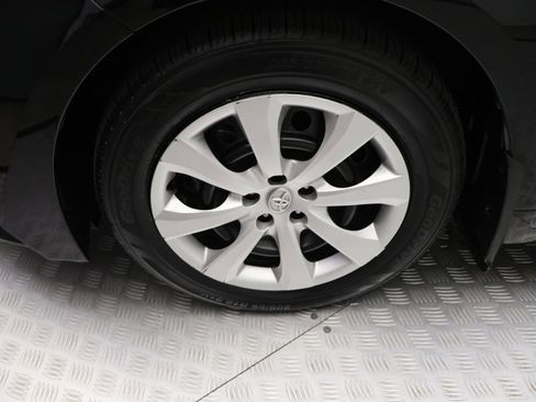 Certified 2025 Toyota Corolla LE FWD image 4