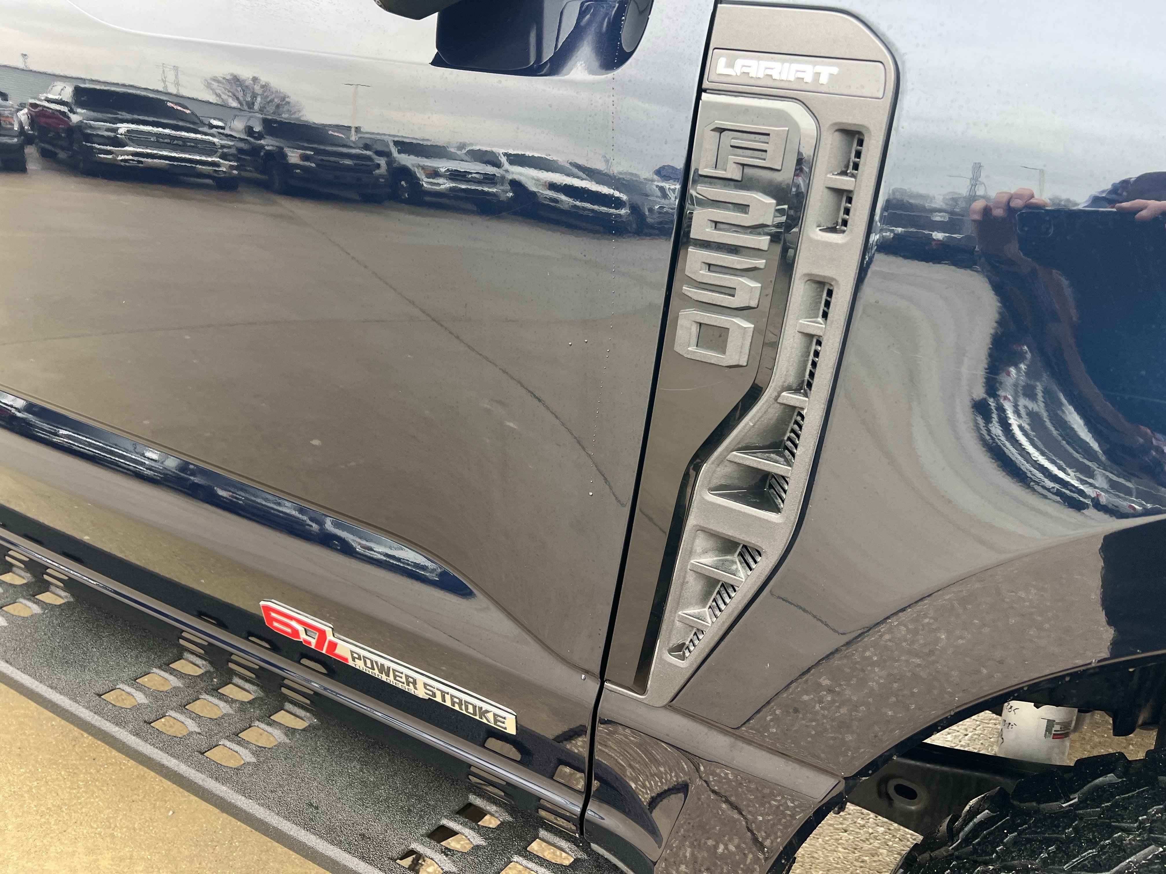 Used 2023 Ford F250 Lariat w/ Lariat Ultimate Package AWD/4WD image 3