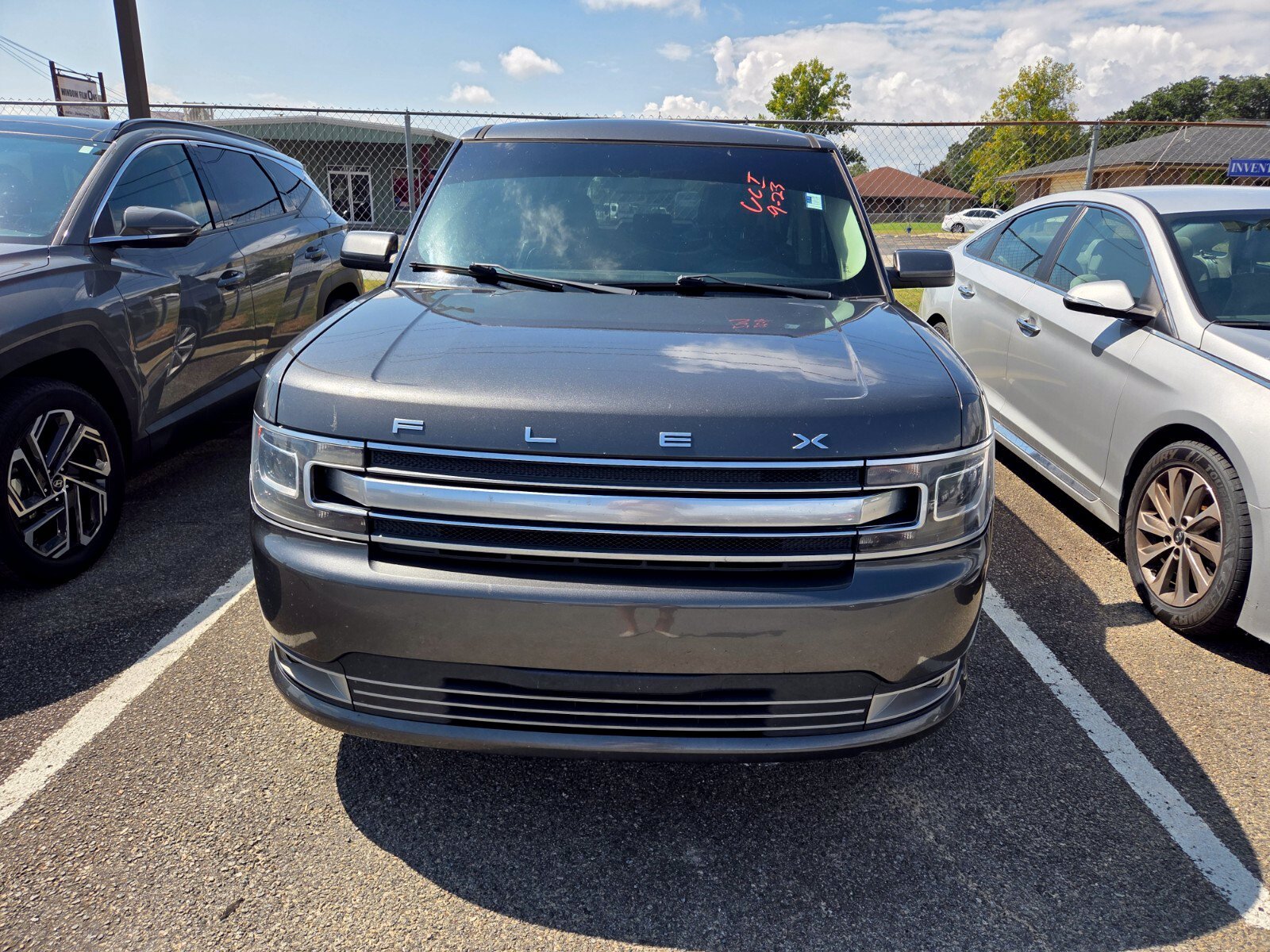Used 2019 Ford Flex Limited FWD image 2