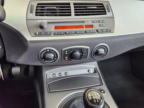 Used 2004 BMW Z4 2.5i RWD image 6