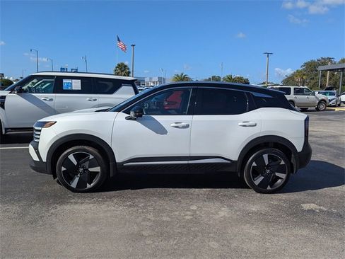 Certified 2025 Nissan Kicks SR image 7