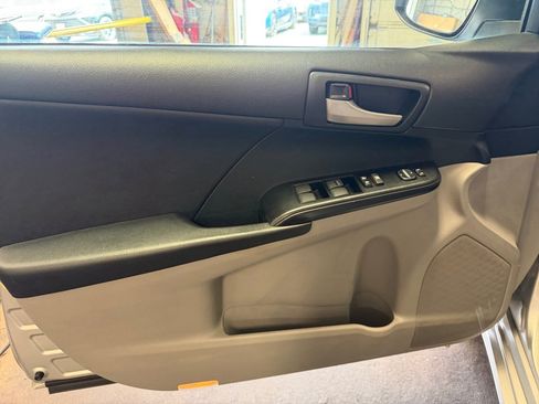 Used 2012 Toyota Camry LE FWD image 36