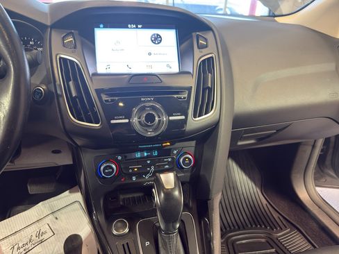 Used 2016 Ford Focus Titanium FWD image 19