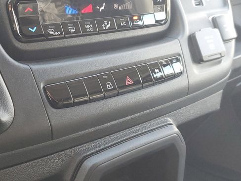 Used 2025 RAM ProMaster 2500 w/ Quick Order Package 22G SLT image 17