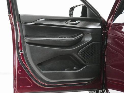 Certified 2024 Jeep Grand Cherokee L Laredo image 13