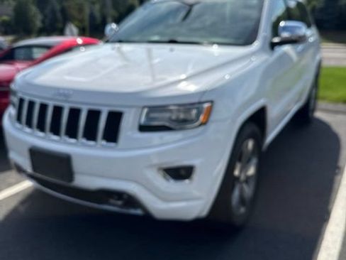 Used 2016 Jeep Grand Cherokee Overland w/ Advanced Technology Group AWD/4WD image 5