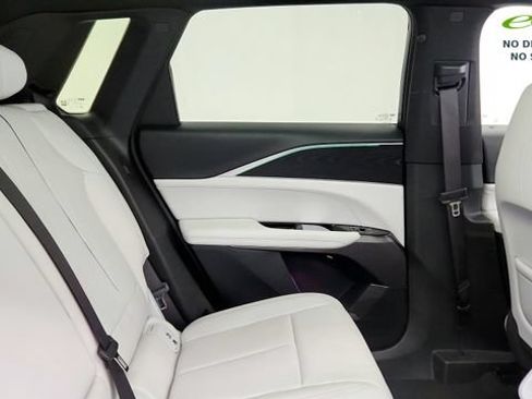 Used 2025 Cadillac Lyriq Luxury AWD/4WD image 40