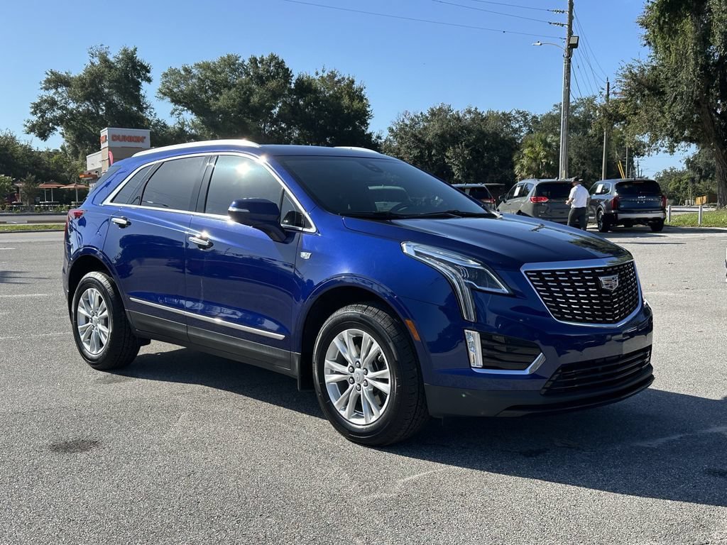 Used 2023 Cadillac XT5 Luxury FWD image 2