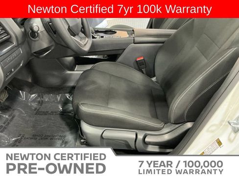 Used 2025 Nissan Rogue S FWD image 12