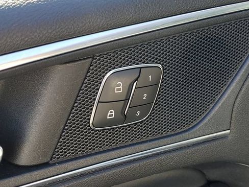 Used 2018 Ford Edge Titanium w/ Equipment Group 301A AWD/4WD image 17