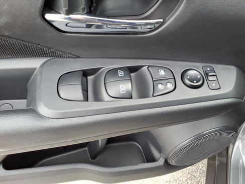 Used 2024 Nissan Kicks SV FWD image 25