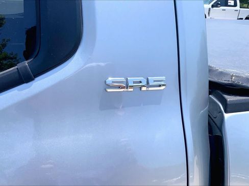 Used 2025 Toyota Tacoma SR5 AWD/4WD image 10