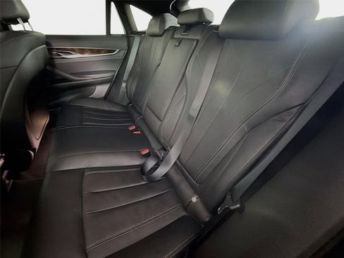 Used 2019 BMW X6 sDrive35i w/ M Sport Package RWD image 23