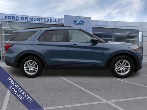 Used 2026 Ford Explorer Active w/ Active Comfort Package RWD image 2