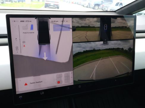 Used 2025 Tesla Cybertruck AWD Crew Cab image 22
