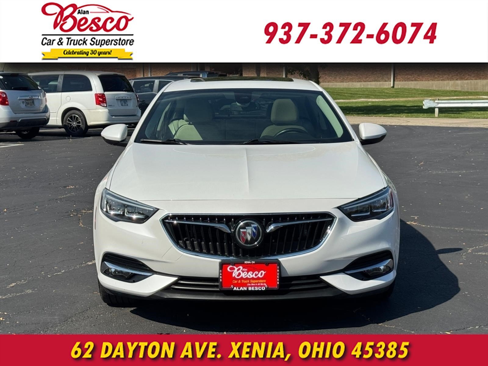 Used 2018 Buick Regal Essence w/ Driver Confidence Package #1 FWD image 2