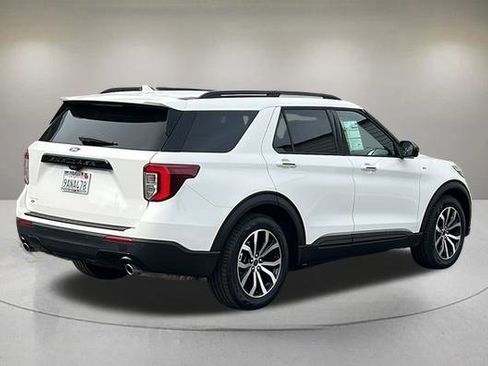 Certified 2022 Ford Explorer ST-Line image 4