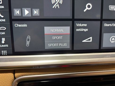 Used 2018 Porsche Panamera 4 image 26