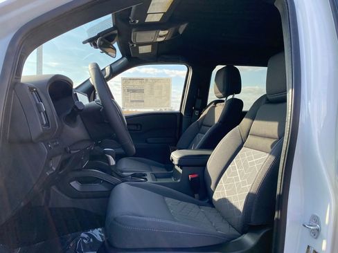 New 2026 Nissan Frontier SV w/ SV Convenience Package image 11