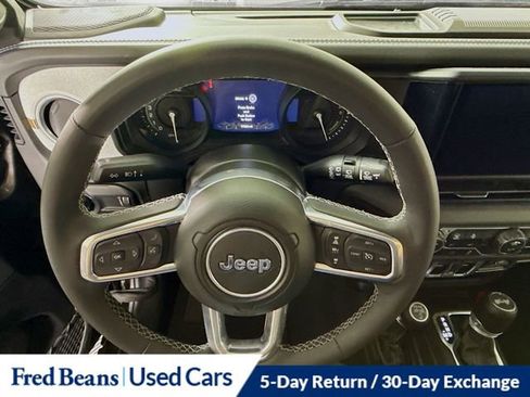 Used 2025 Jeep Wrangler Unlimited Sahara w/ Safety Group AWD/4WD image 13