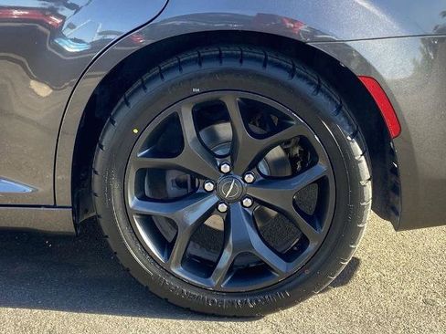 Used 2021 Chrysler 300 S image 29