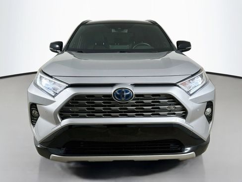 Used 2020 Toyota RAV4 XSE AWD/4WD image 2